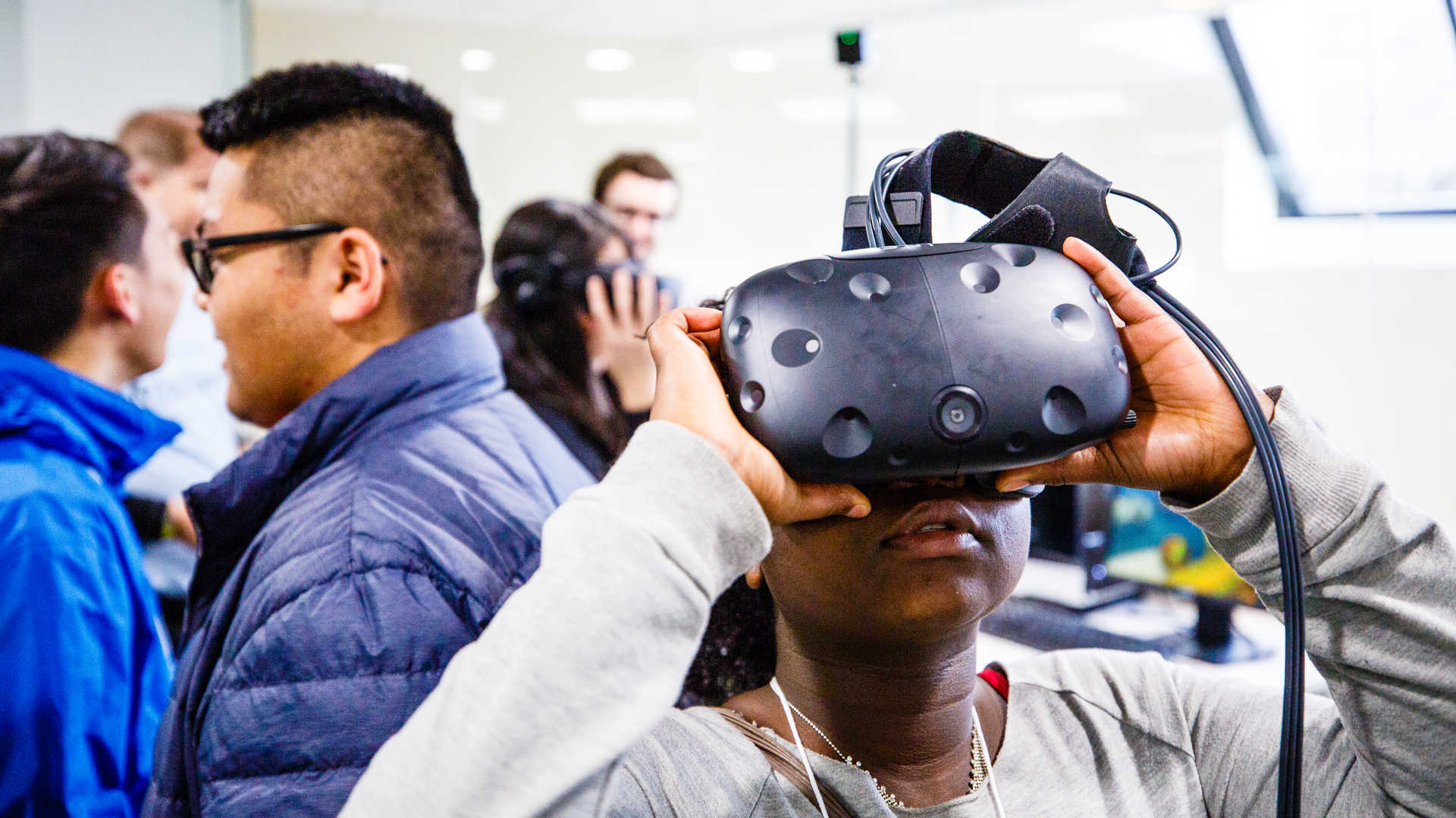 Student uses virtual reality goggles